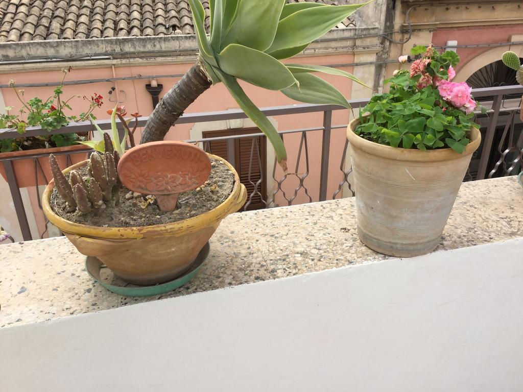 Case Vacanze Le Rose Villa Noto Kültér fotó