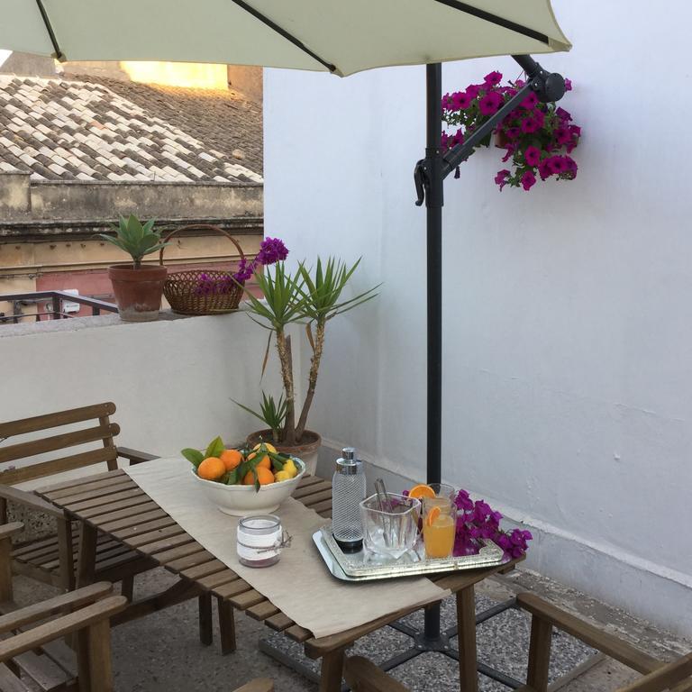 Case Vacanze Le Rose Villa Noto Kültér fotó