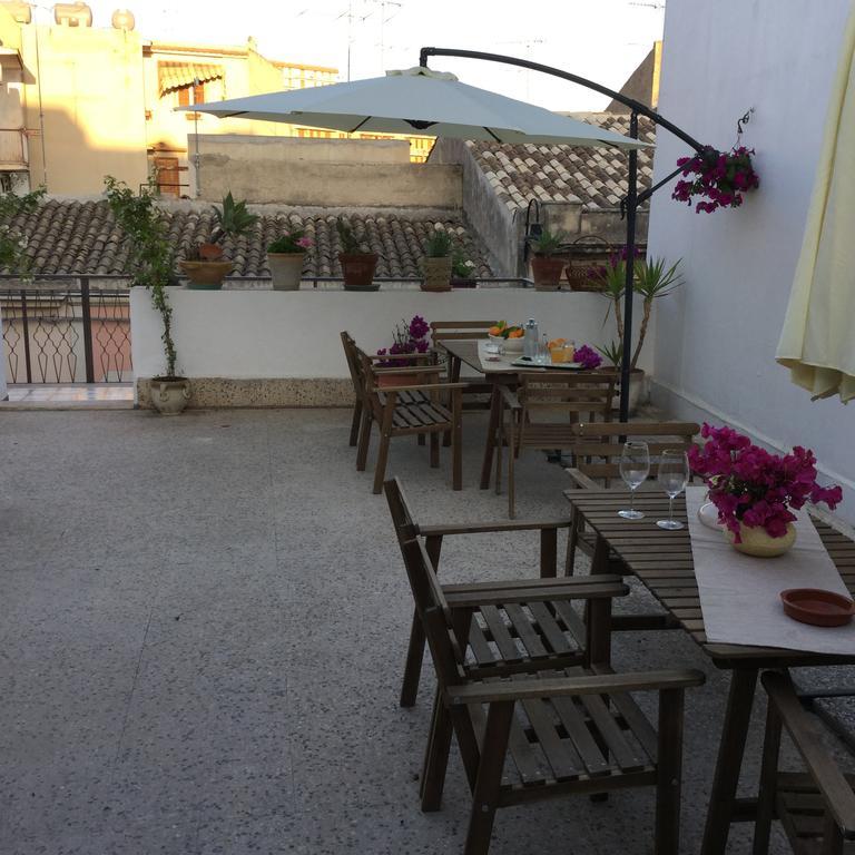 Case Vacanze Le Rose Villa Noto Kültér fotó