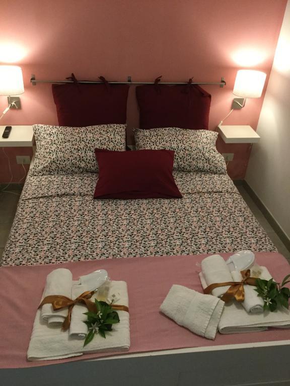 Case Vacanze Le Rose Villa Noto Kültér fotó